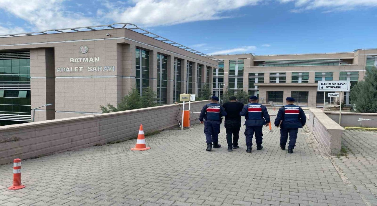 Batmanda 19 suç kaydı ve 5 ayrı suçtan hapis cezası bulunan firari yakalandı