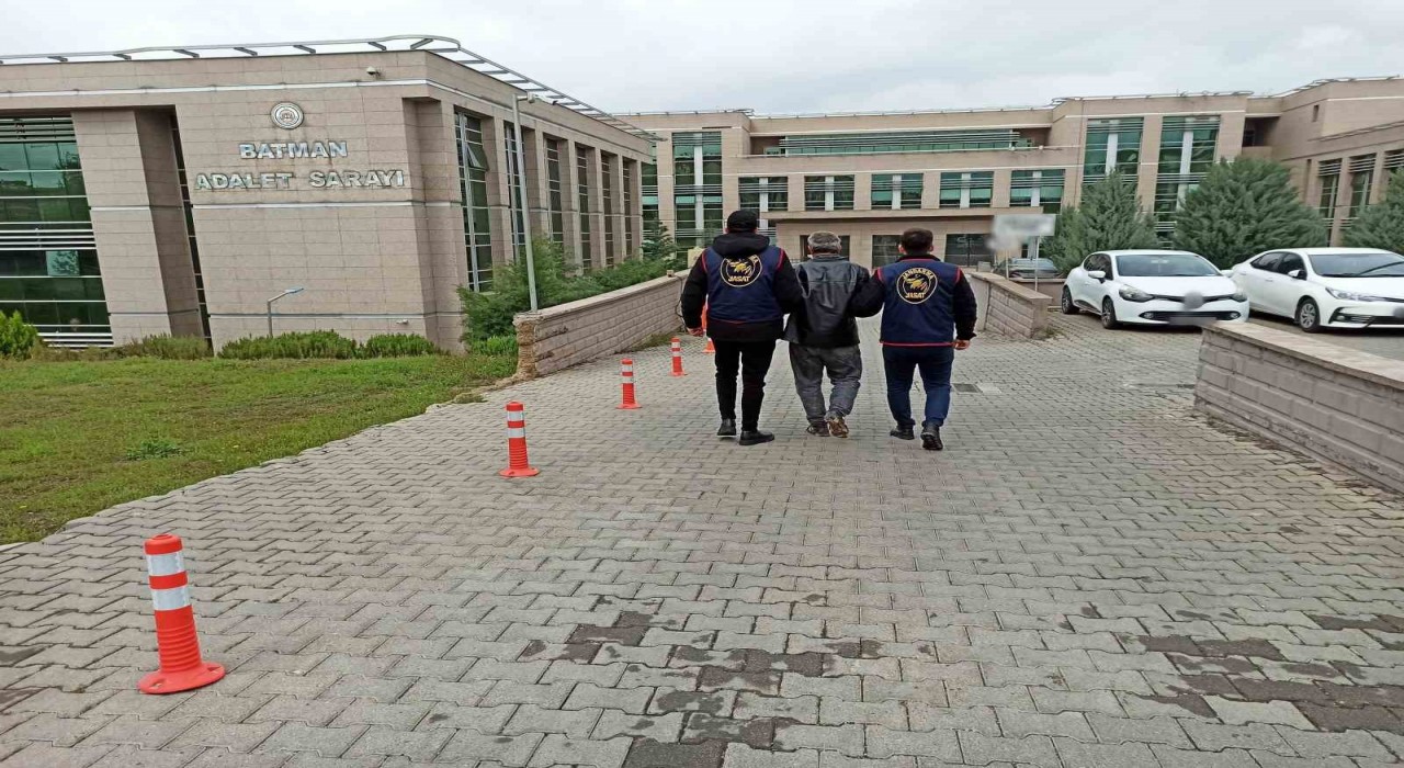 Batmanda 42 yıl hapis cezası bulunan firari yakalandı