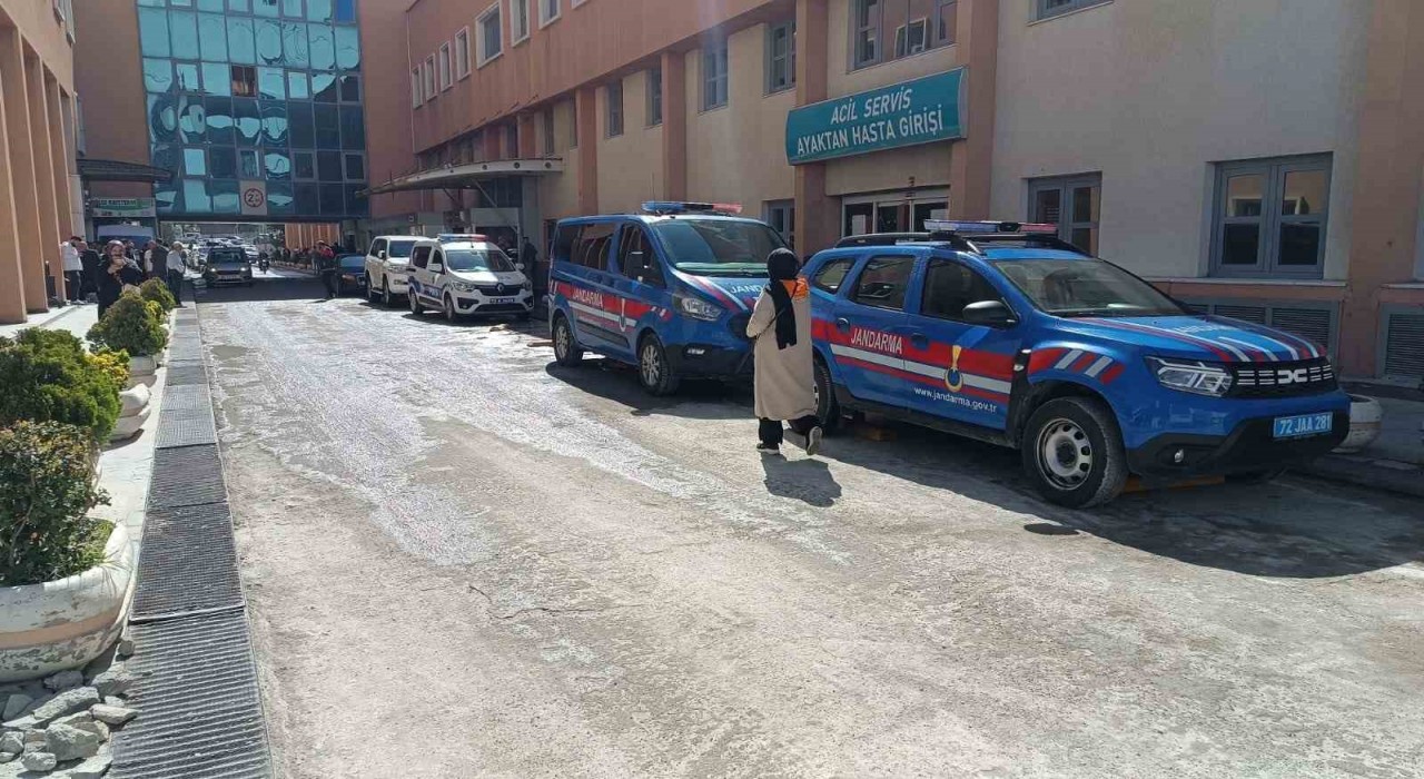 Batmanda asker kazara kendini vurarak ağır yaralandı