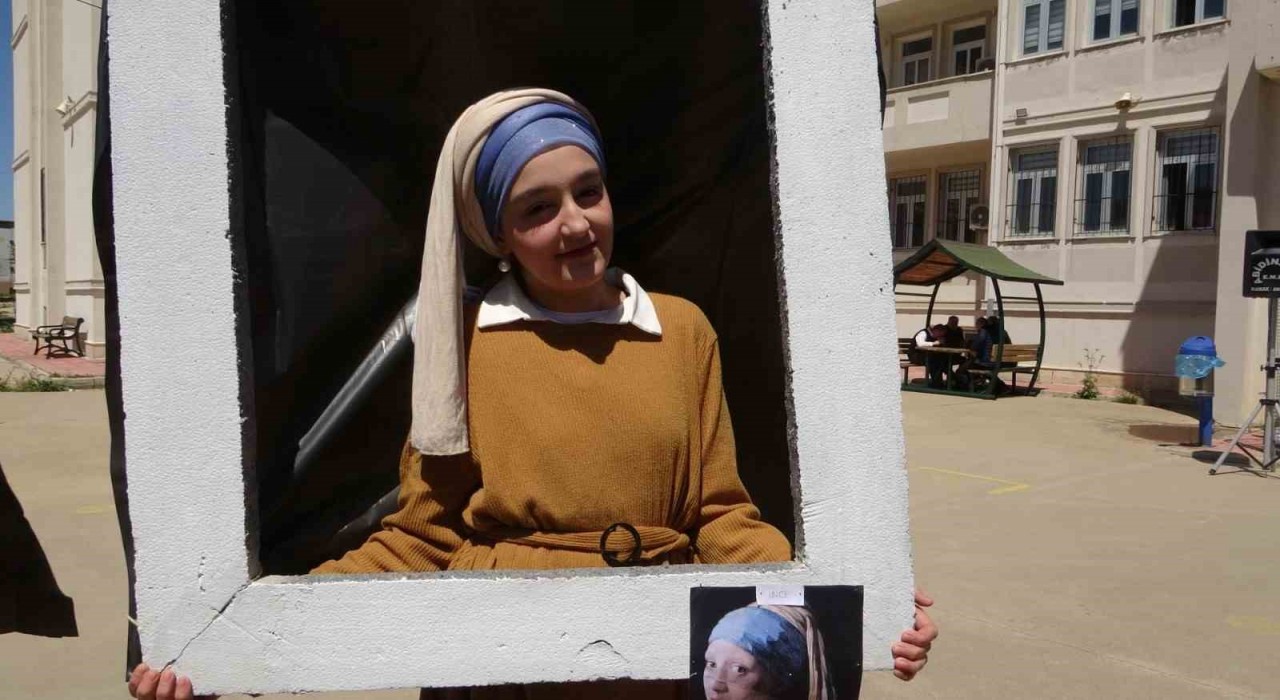 Batmanda öğrenciler atıklardan Yürüyen Tablolar yaptı