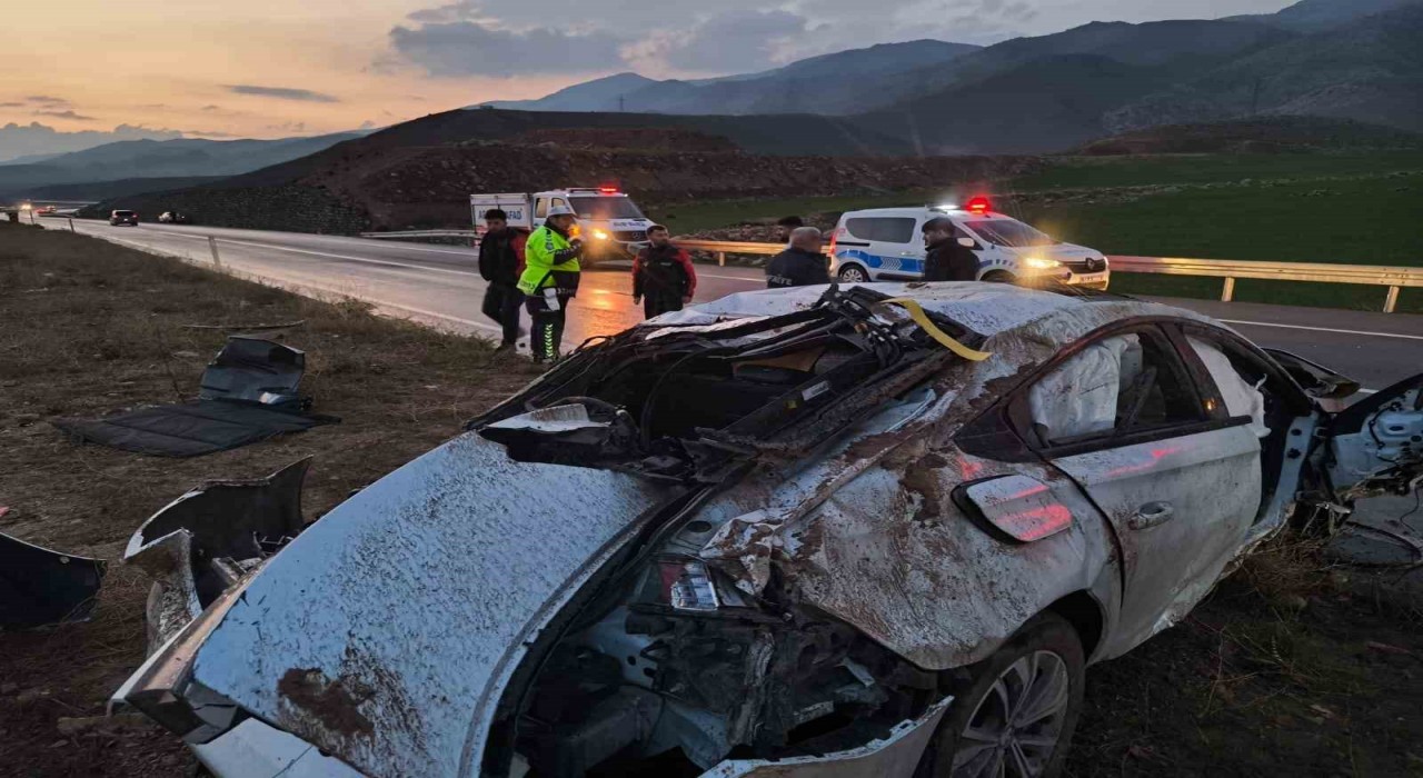 Batmanda takla atan otomobil hurdaya döndü: 3 yaralı
