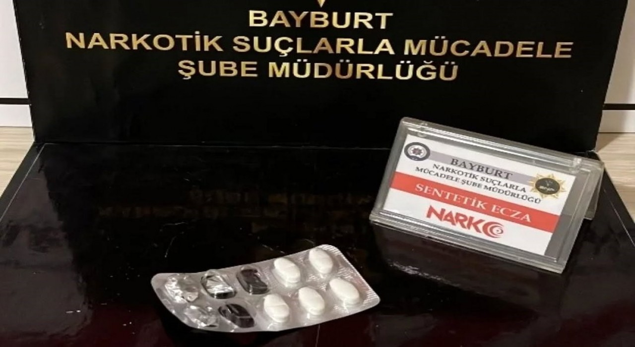 Bayburtta bir miktar sentetik hap ele geçirildi