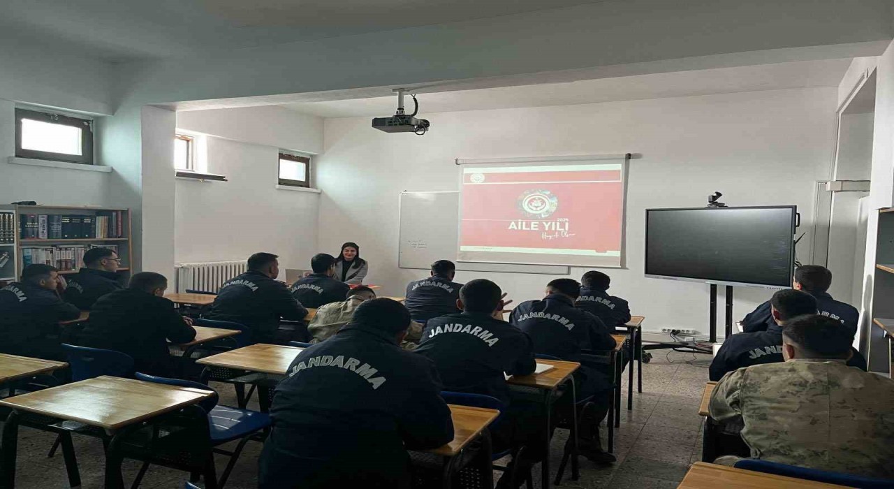 Bayburtta jandarma personeline ‘Kadına Şiddetle Mücadele eğitimi verildi