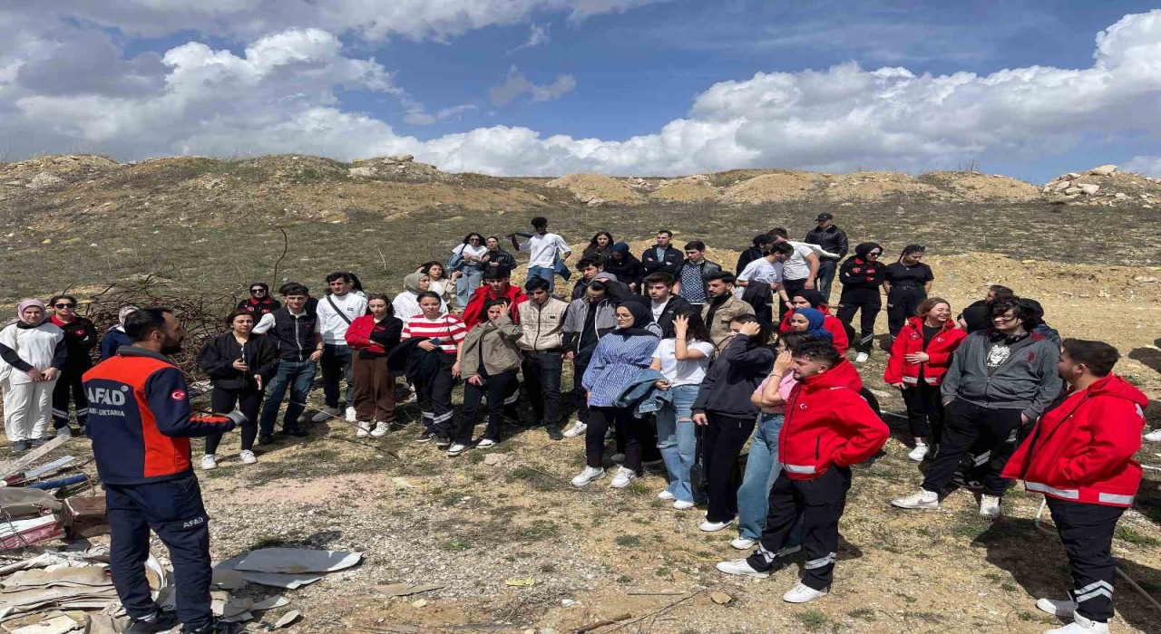 Bayburtta öğrencilere yönelik arama kurtarma tatbikatı gerçekleştirildi