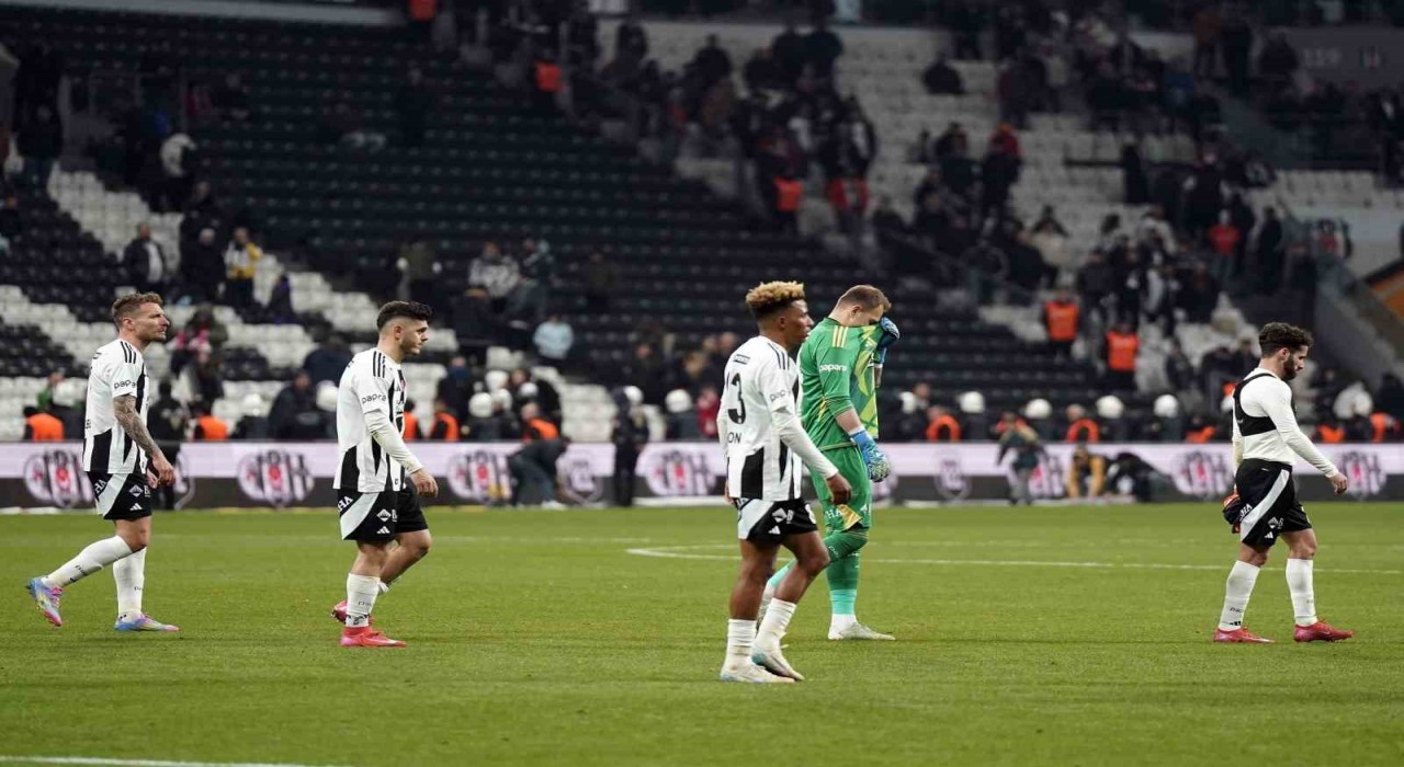 Beşiktaşın savunması da çöktü