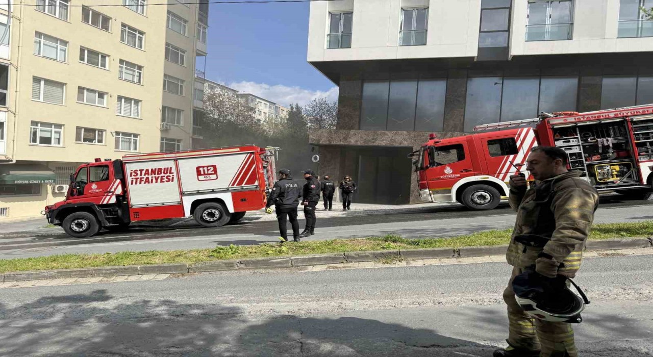 Beşiktaşta işçilerin kaldığı otel inşaatında yangın paniği
