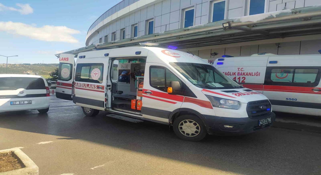 Beyşehirde hayvan pazarında bıçaklı kavga