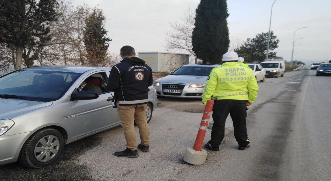 Bilecikte araması olan 2 şüpheli yakalandı