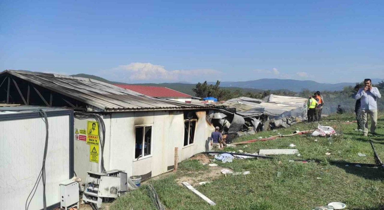 Bilecikte işçilerin kaldığı konteynerde yangın