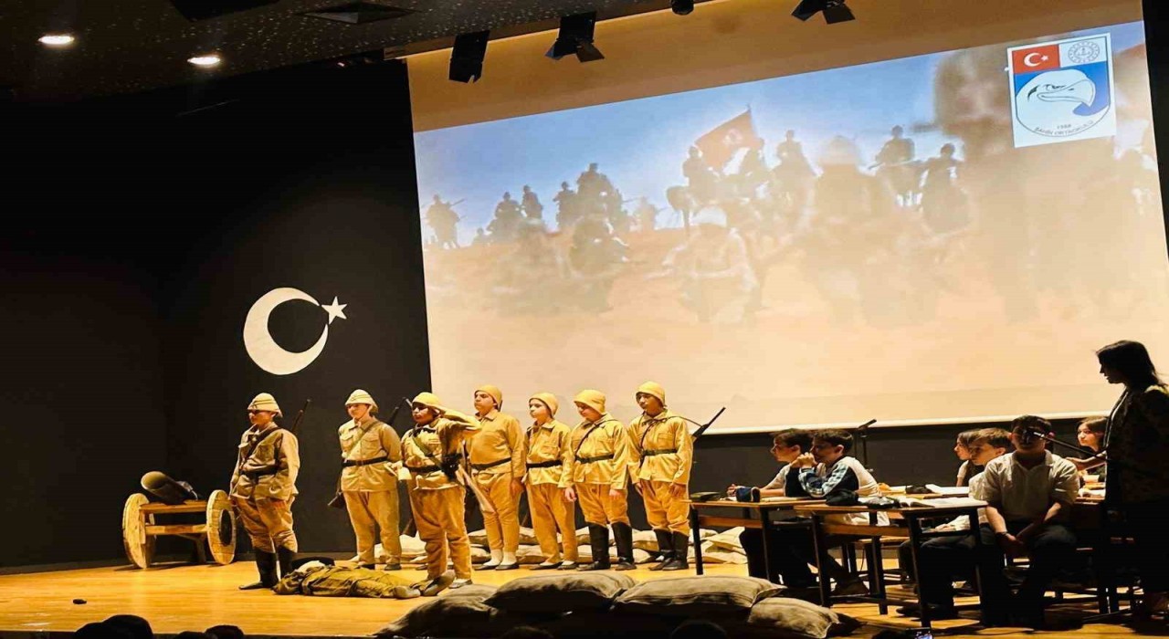 Bir Destandır Kutül Amare oyunu tiyatroseverlerle buluştu