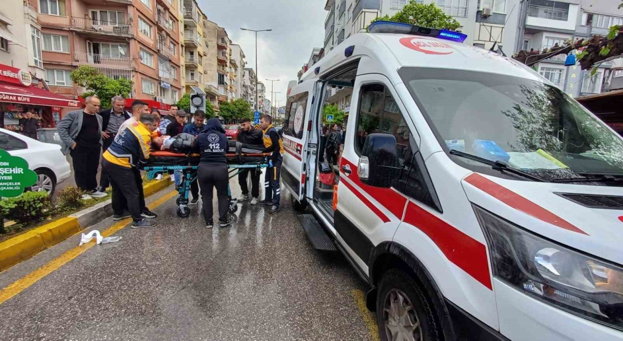 Bisiklet ile ticari araç çarpıştı: 1 yaralı