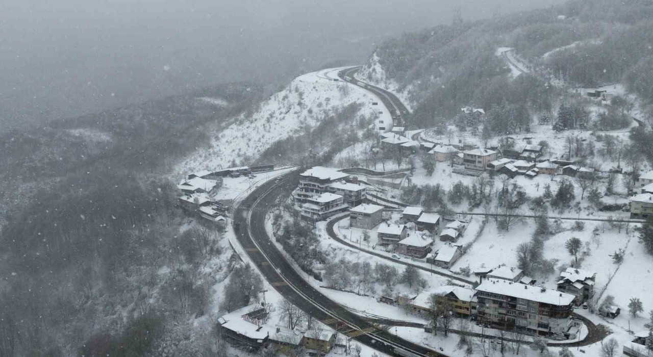 Bolu Dağı beyaz örtüyle kaplandı