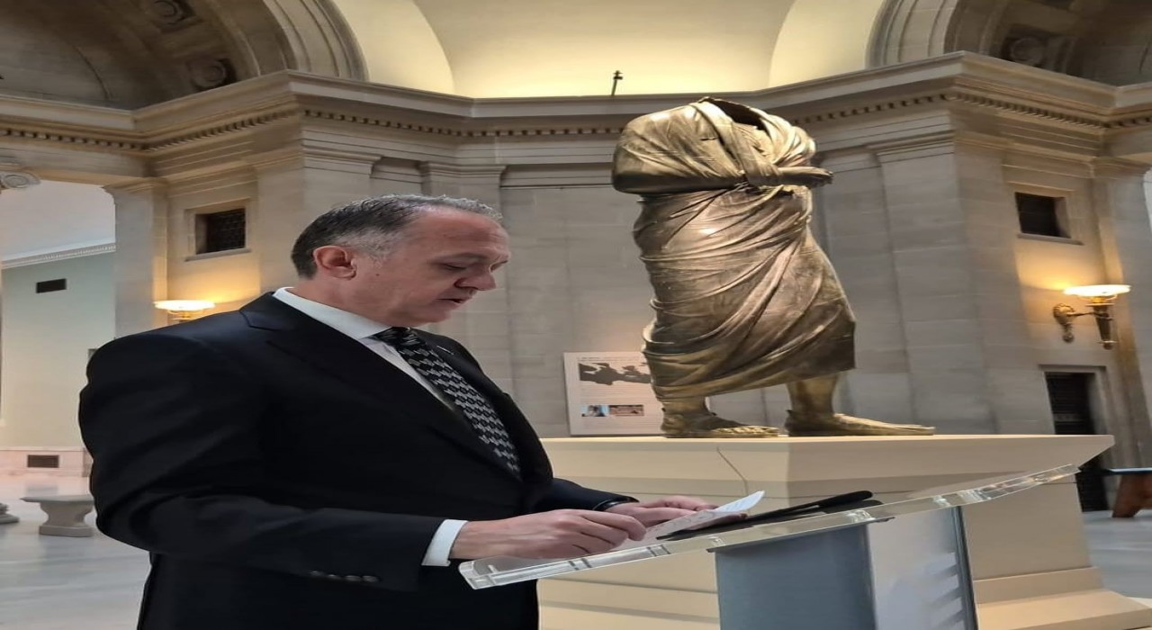 Boubon Antik Kentinden kaçırılarak yurt dışına çıkarılan bronz heykeli, 65 yıl sonra Türkiyeye teslim edildi