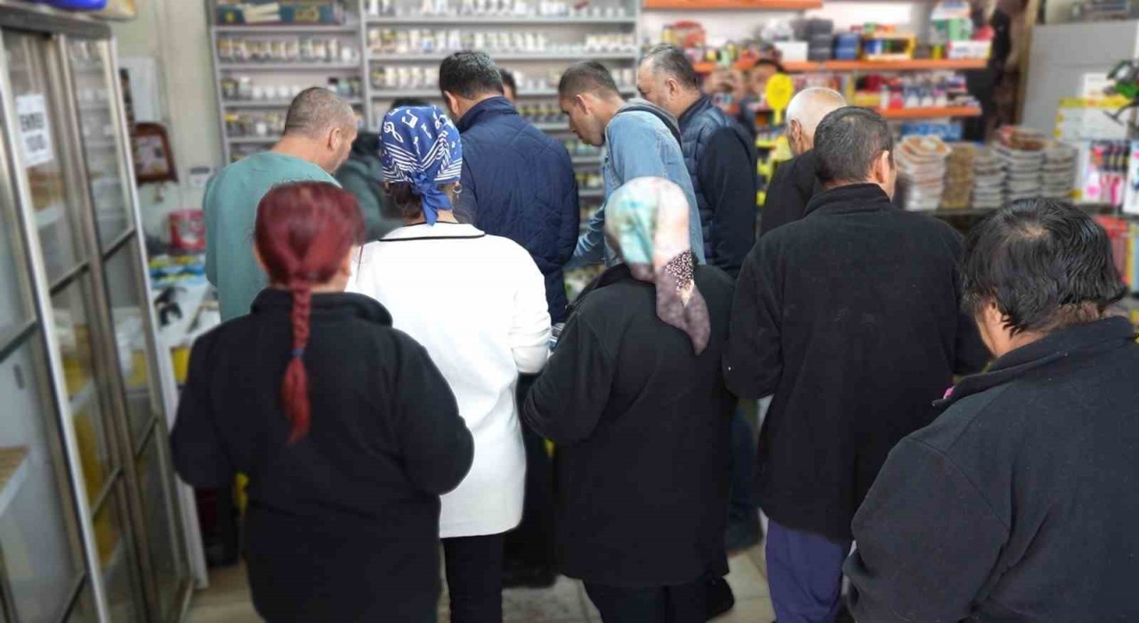 Boykot çağrısına alışverişle cevap verdiler