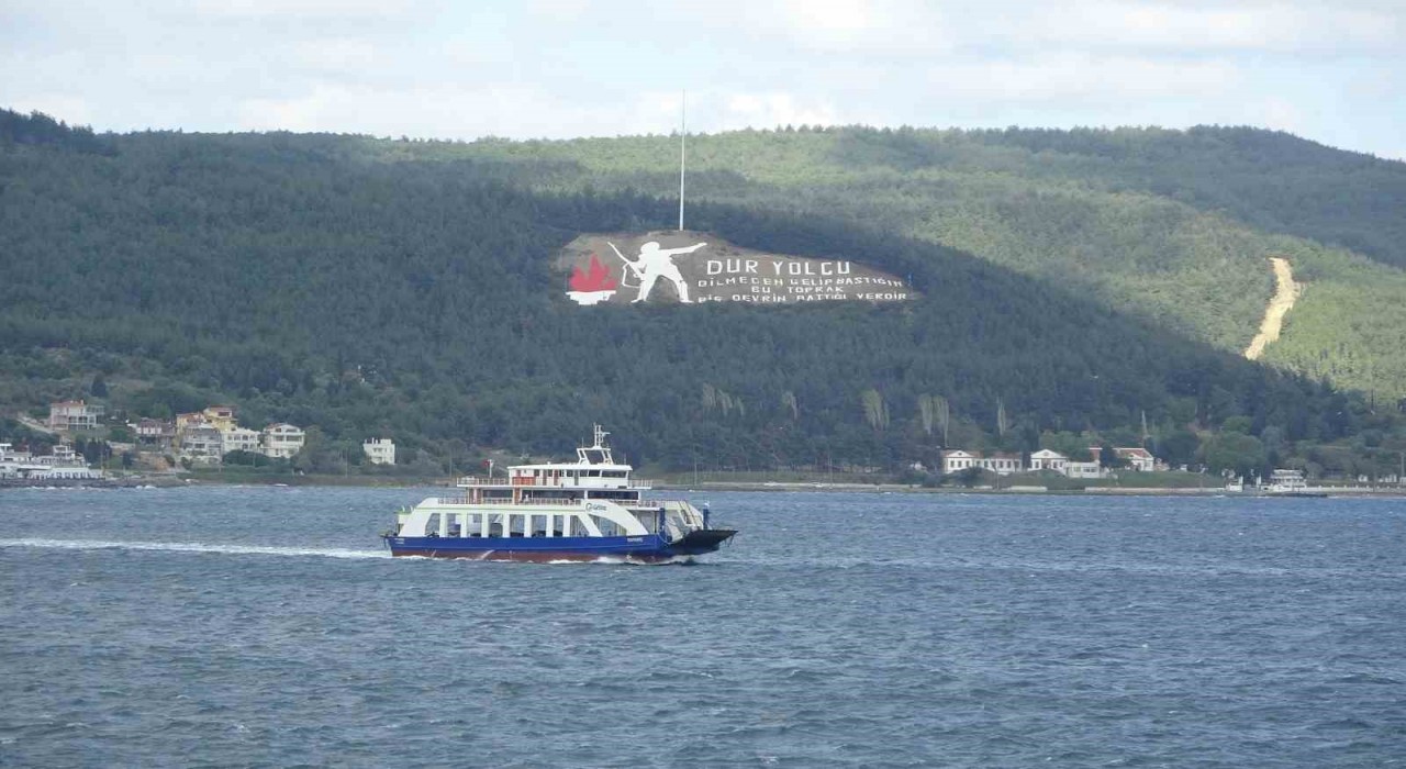 Bozcaada ve Gökçeadaya tüm feribot seferleri iptal edildi