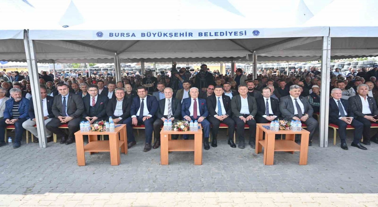 Bursa Büyükşehirden çiftçiye büyük destek: Üreticiler sulama borularına kavuştu