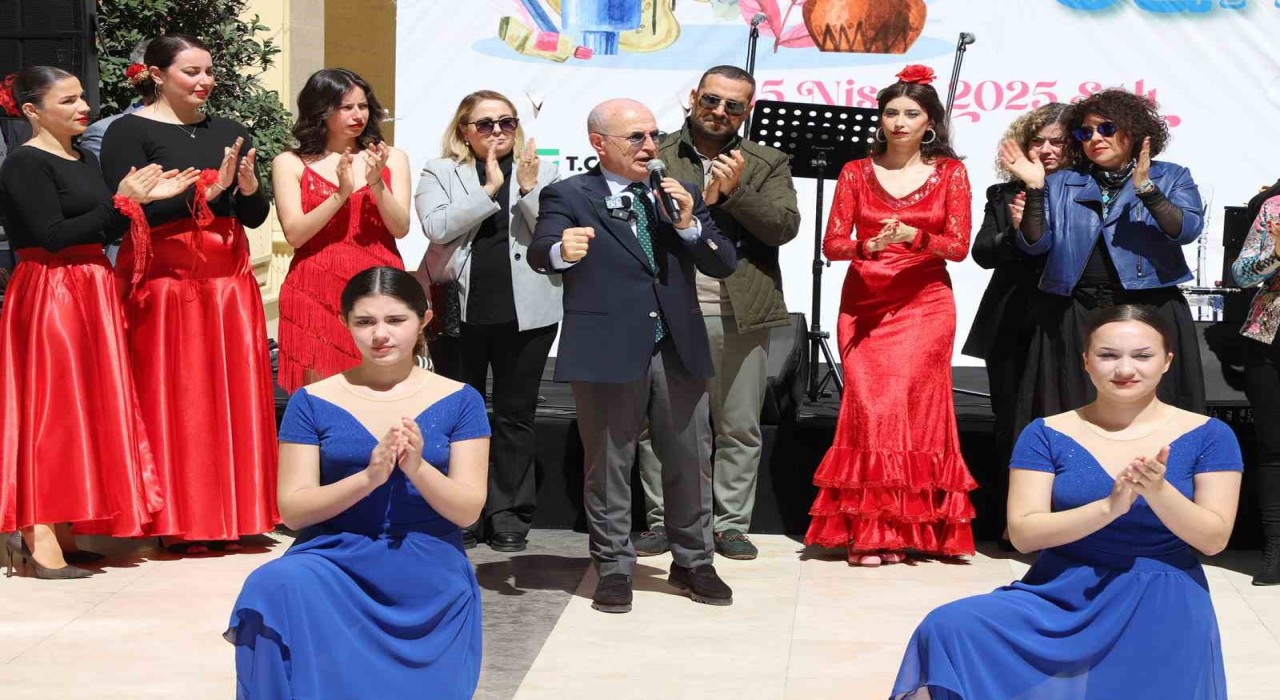 Büyükçekmecenin kalbi Dünya Sanat Gününde sanatla attı
