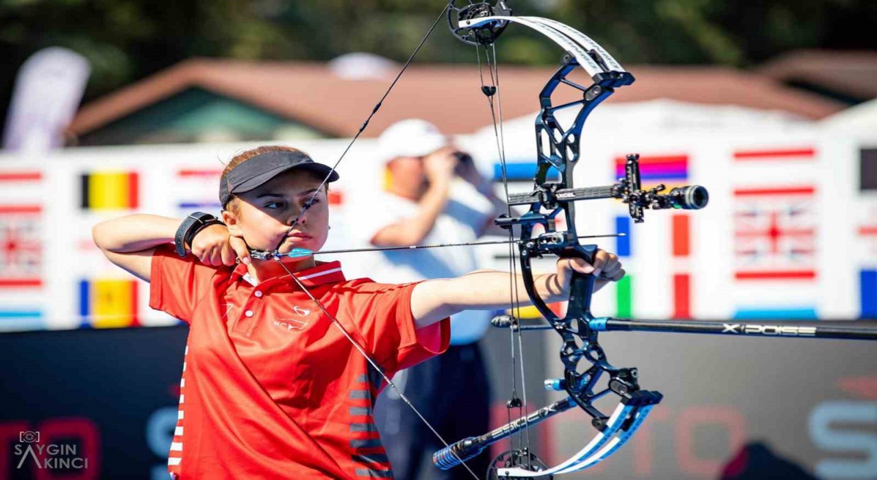 Büyükşehir okçularından çifte madalya