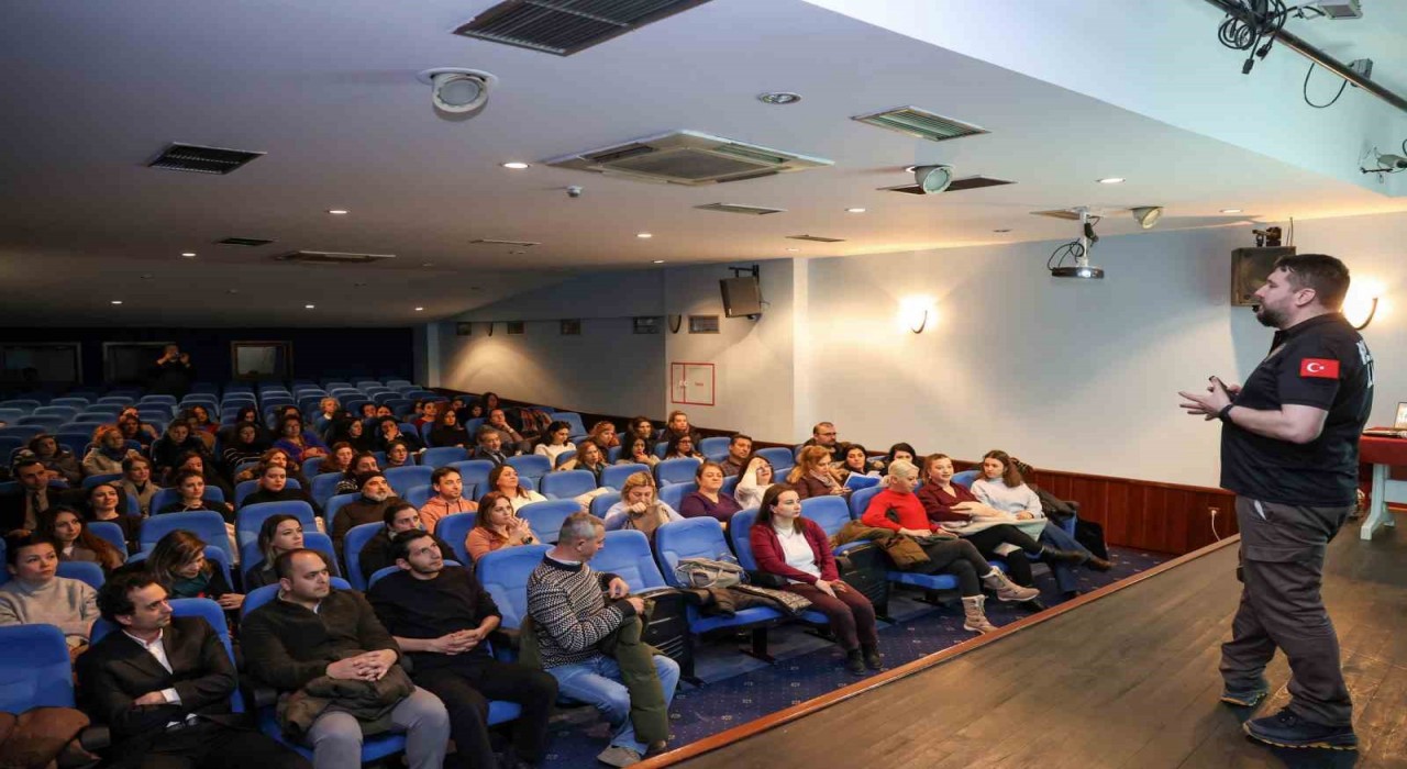 Büyükşehirden personele En İyi Narkotik Polisi: Anne eğitimi