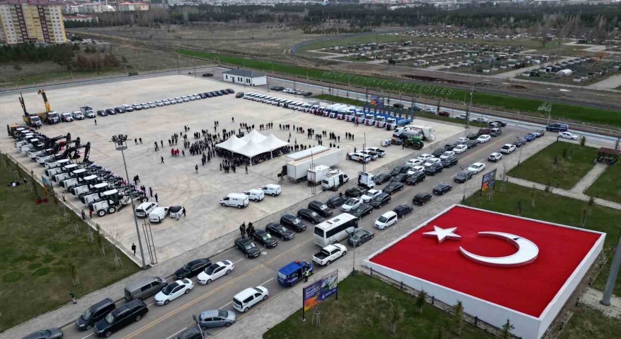 Büyükşehirden yeni bir dev yatırım daha: 18 araç filosu