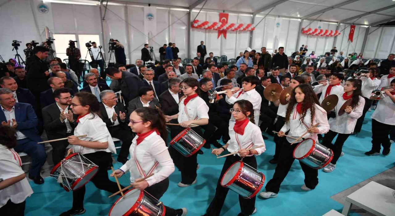 Büyükşehirin Çocuk Kitap Fuarı ve Şenliği başladı