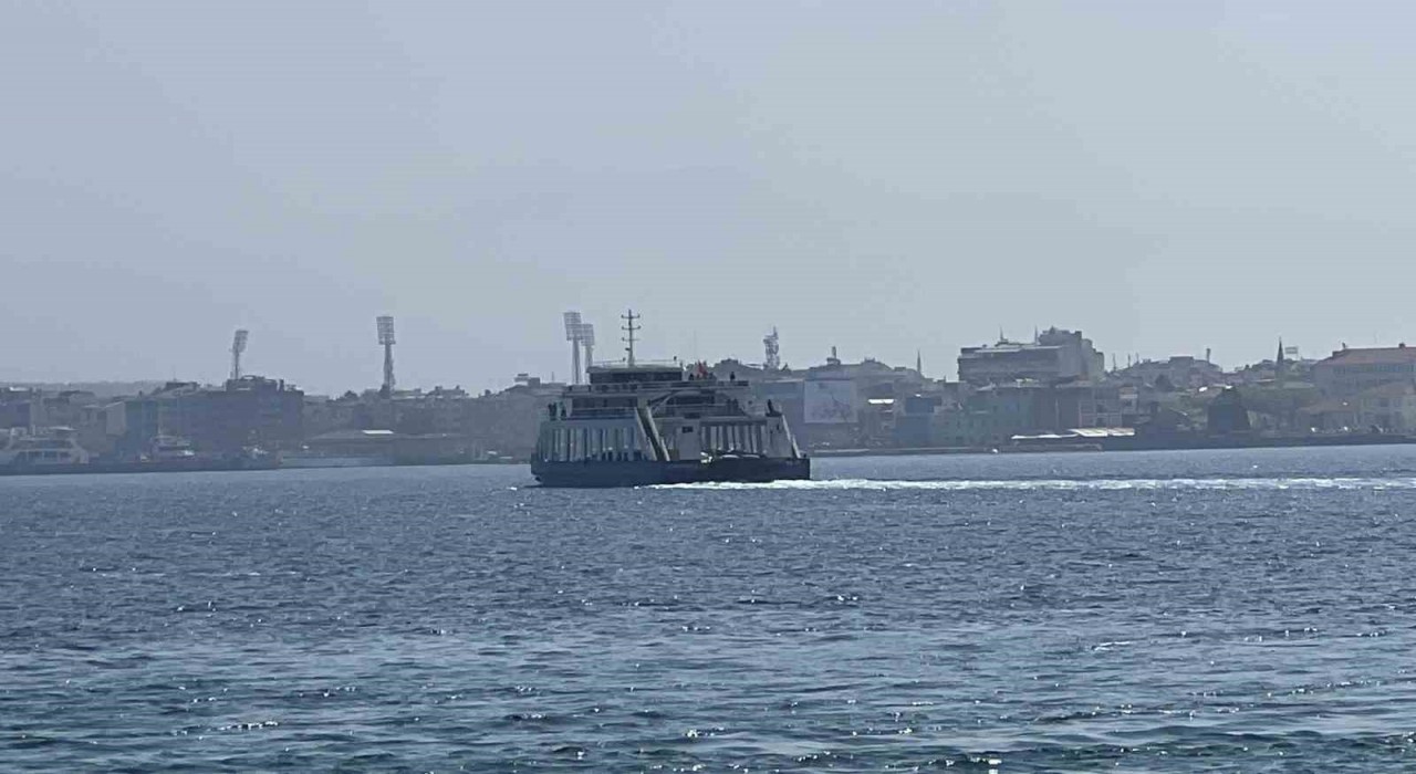 Çanakkale Boğazında sis etkisini yitirdi, feribot seferleri tekrar başladı