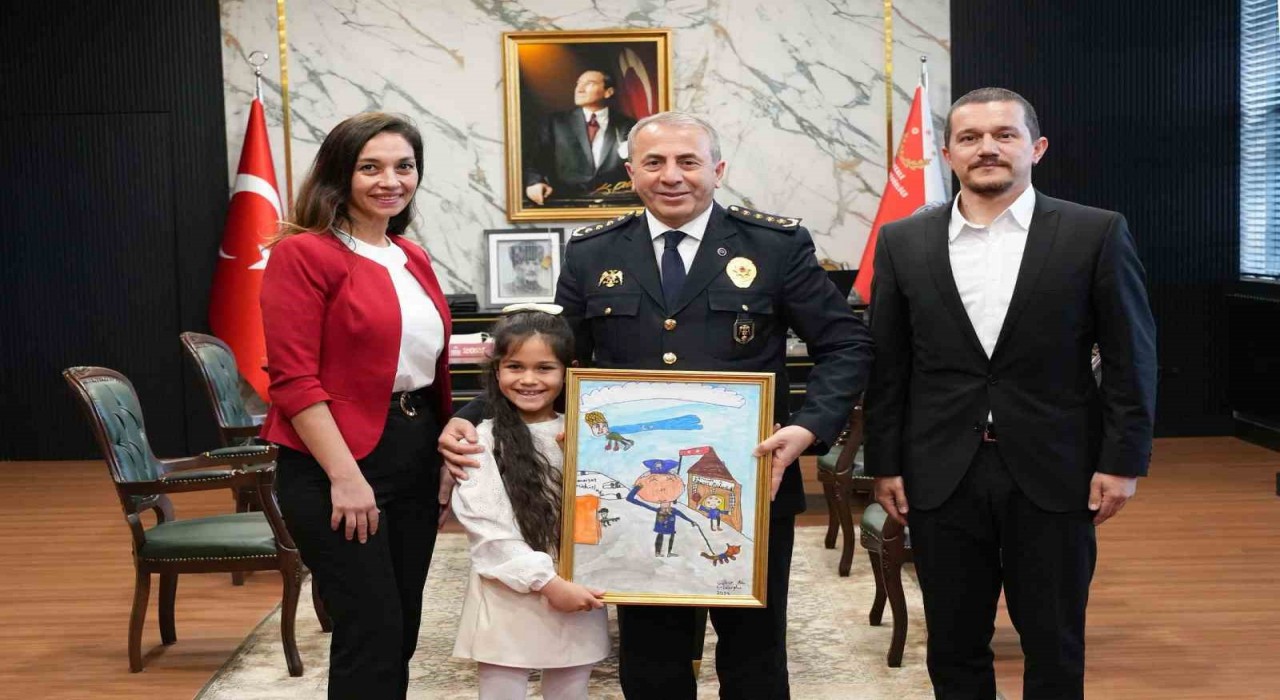 Çanakkalede polis olma hayali kuran öğrenciden Emniyet Müdürüne ziyaret