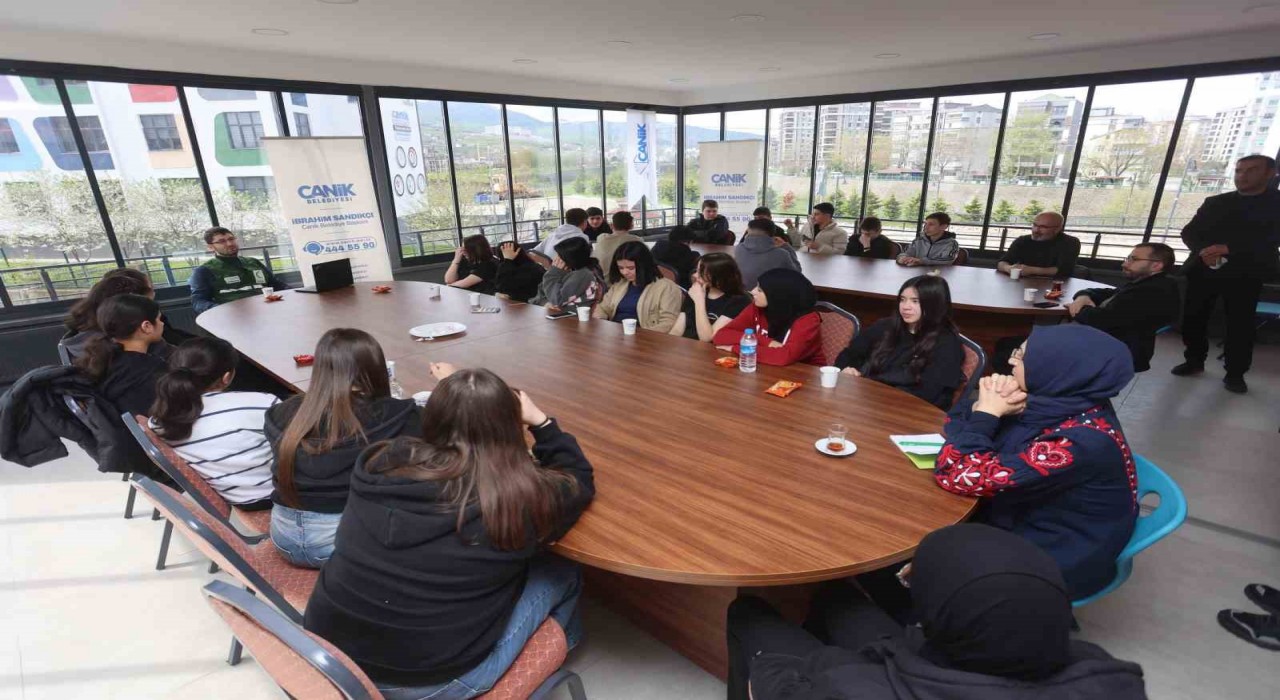 Canikte Bağımlılıkla Mücadele Semineri