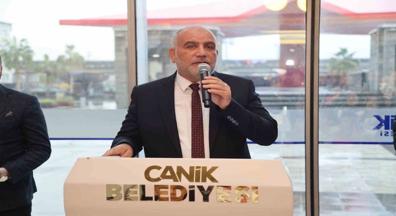 Canikte coşkulu bayramlaşma