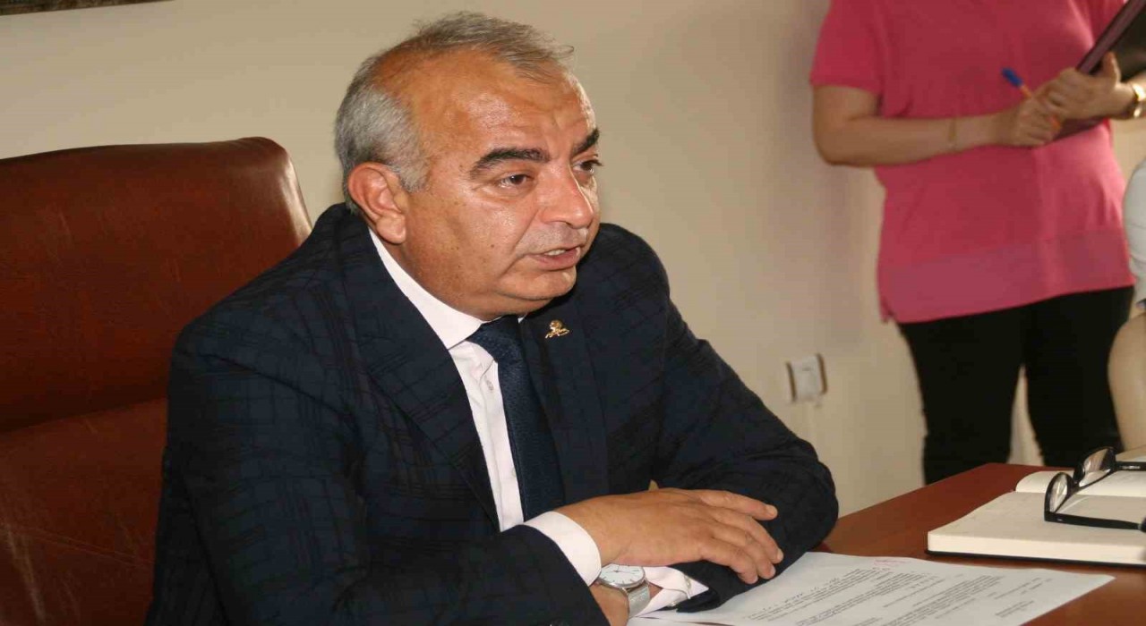 CHPli eski belediye başkanı usulsüzlük soruşturmasında gözaltında