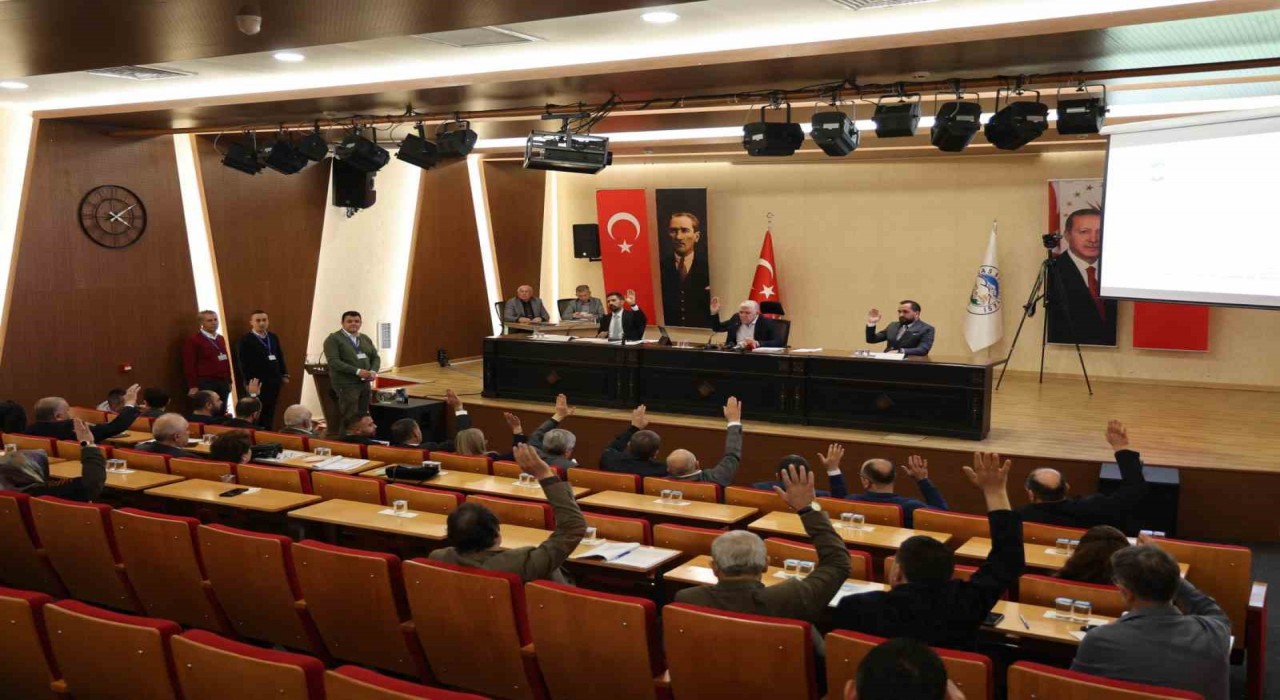 CHPli meclis üyeleri bölündü, komisyonlarda sıfır çekti