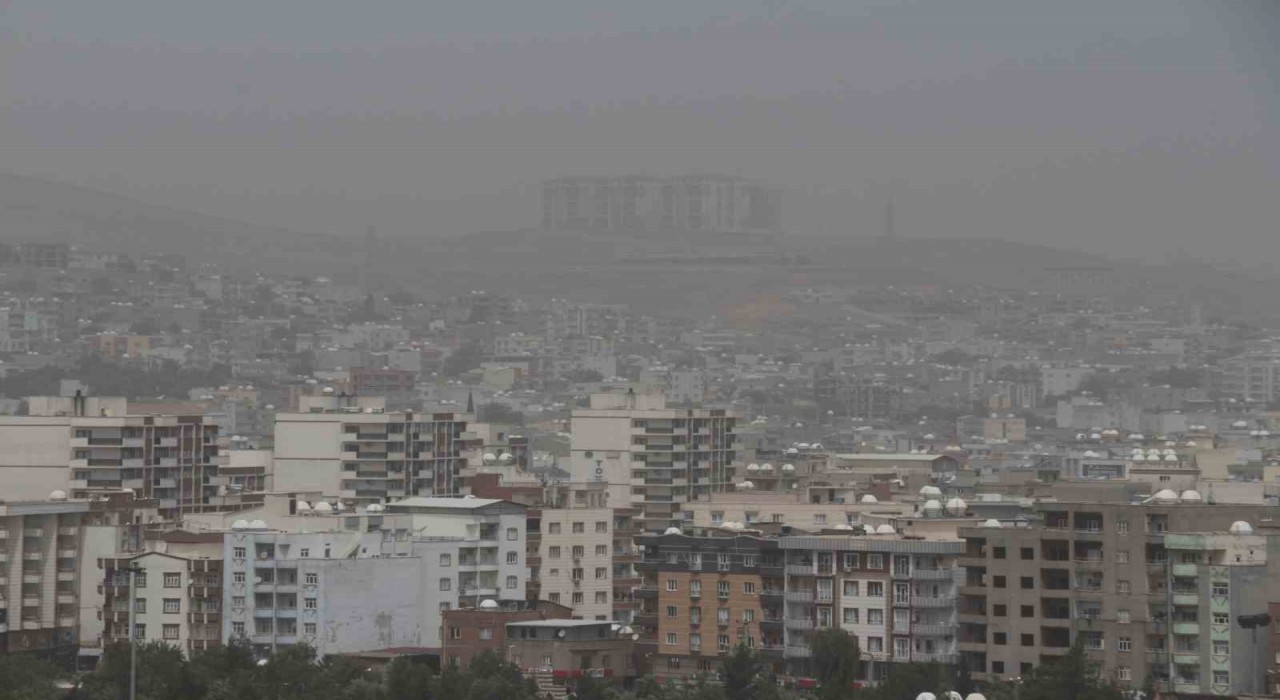 Cizrede toz taşınımı hayatı olumsuz etkiledi