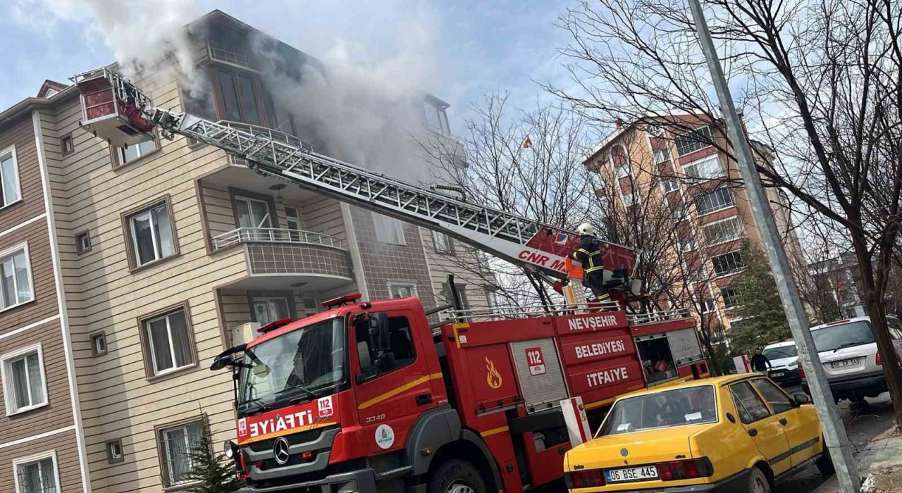 Çocuk odasında çıkan yangın korkuttu