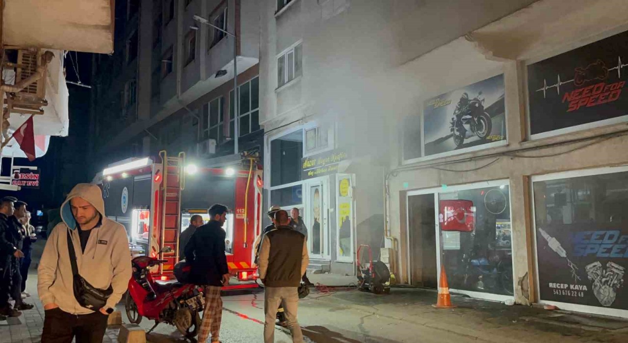 Çorluda tamircide korkutan yangın