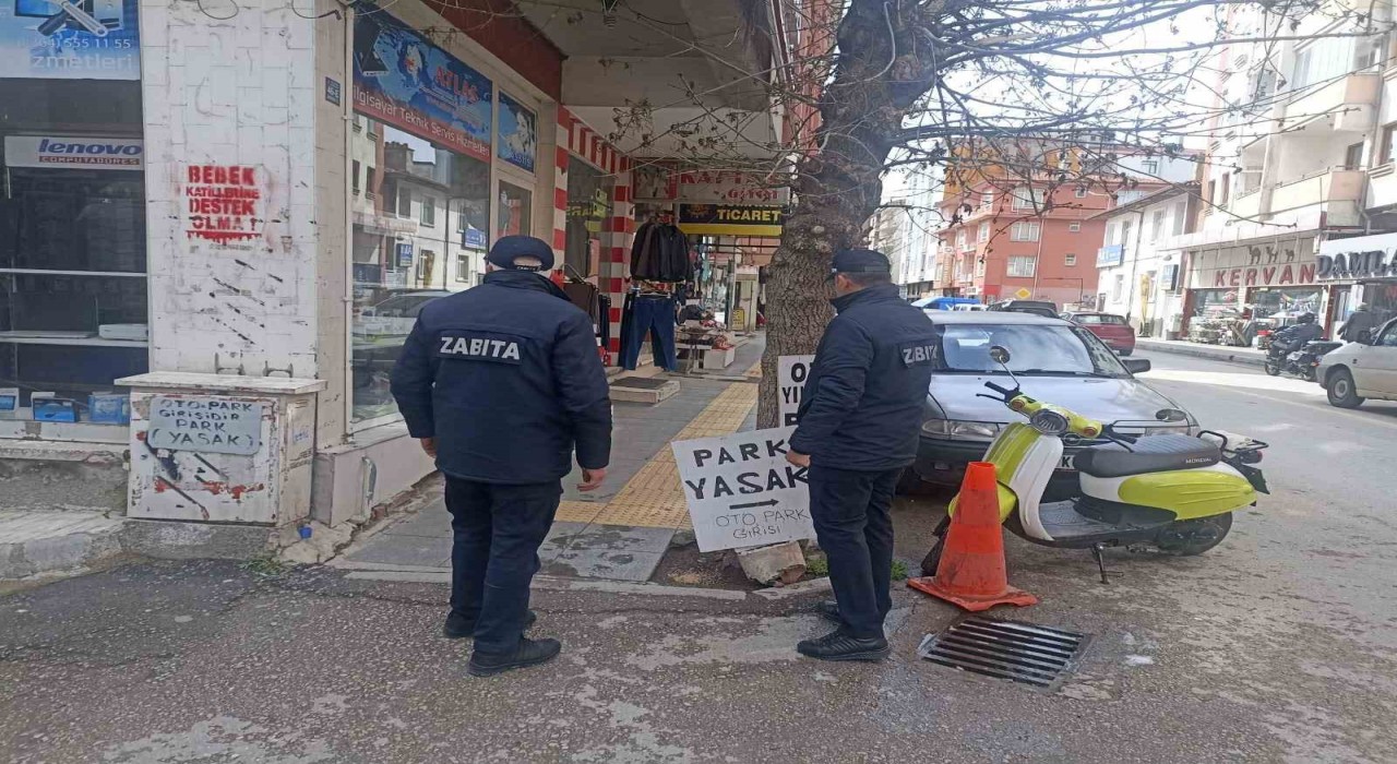 Çorum Belediyesi sarı çizgileri işgal eden işletmelere geçit verimiyor