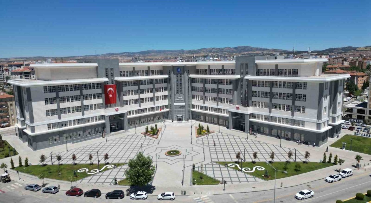 Çorumda ihtiyaç sahibi ailelerin YKS sınav ücretleri belediyeden