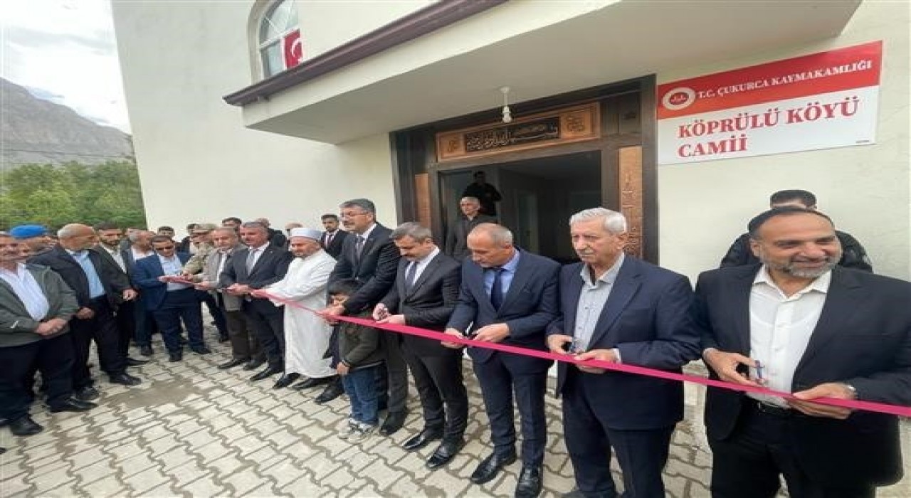Çukurcada yapımı tamamlanan cami dualarla ibadete açıldı