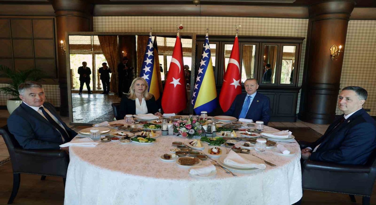 Cumhurbaşkanı Erdoğan, Bosna-Hersek Başkanlık Konseyi Başkanı ve üyeleriyle görüştü