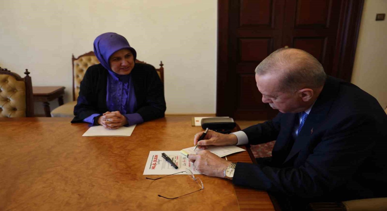 Cumhurbaşkanı Erdoğan kurban vekaletini Türk Kızılaya verdi
