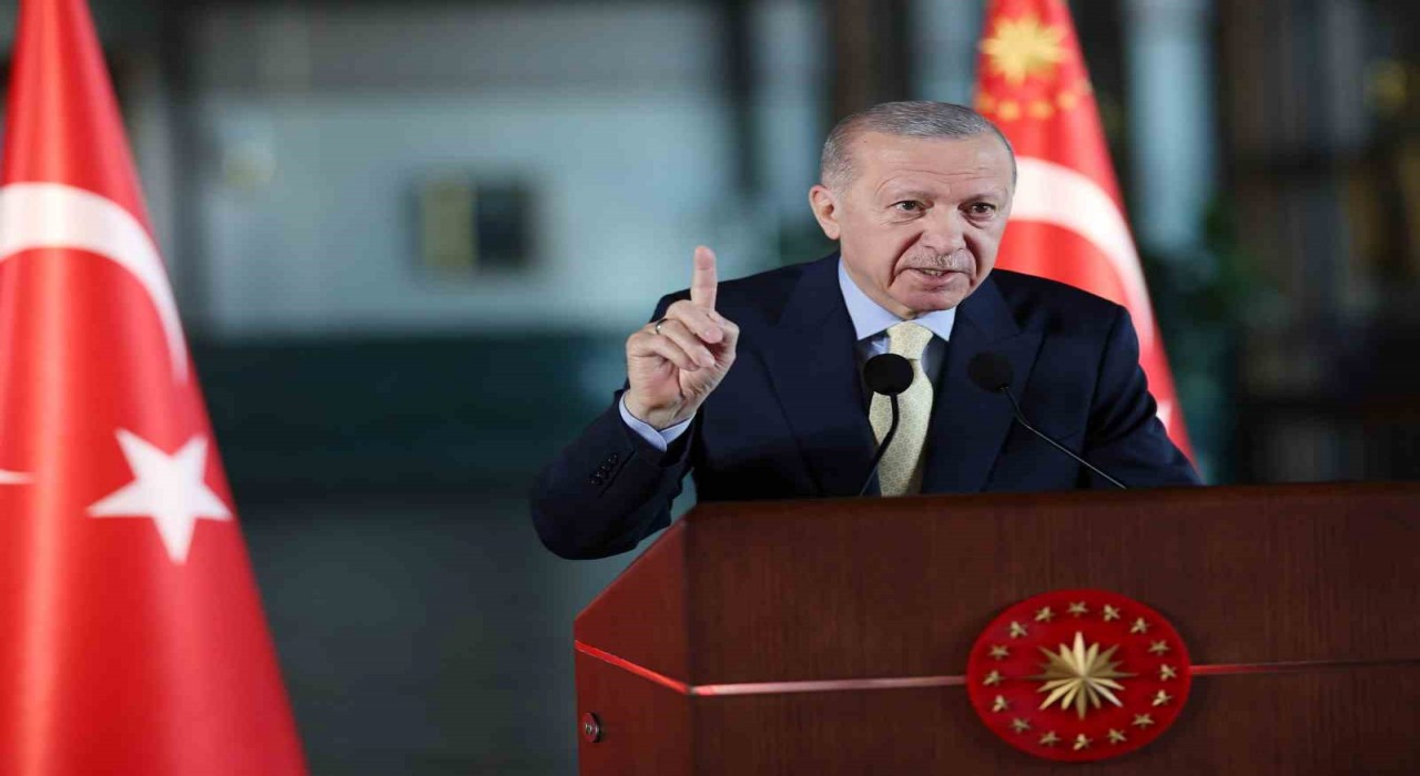 Cumhurbaşkanı Erdoğan: Muhalefet sahte gündemle oyalanırken, biz ülkemizi büyütmeyi sürdüreceğiz