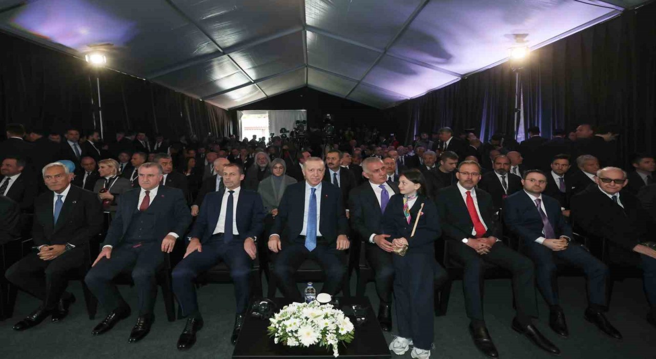 Cumhurbaşkanı Erdoğan: Türkiye olarak olimpiyatlar dahil her türlü uluslararası spor etkinliğinin altından kalkacak kapasiteye ziyadesiyle sahibiz
