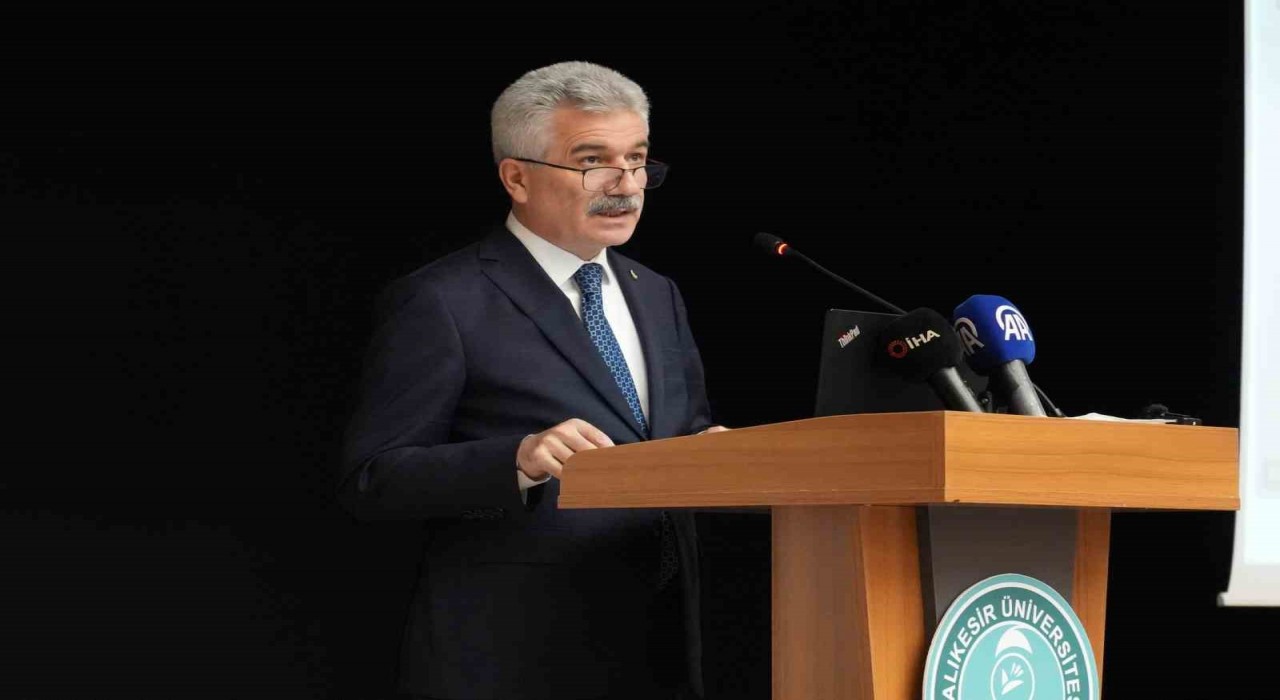 Danıştay Başkanı Yiğit, İdare Hukuku Sempozyumunda konuştu