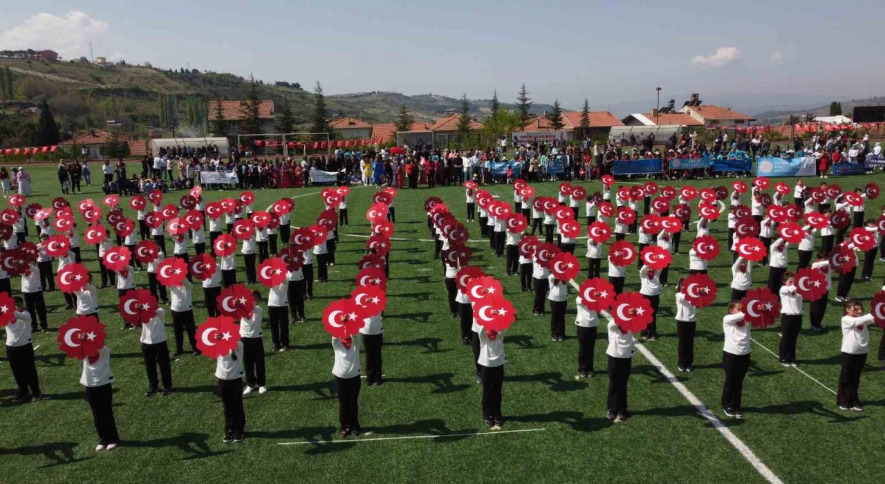 Demirciyi çocuk sesleri şenlendirdi