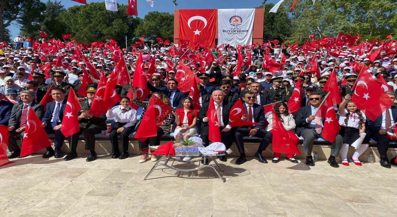 Denizlide 23 Nisan coşkuyla kutlanıyor