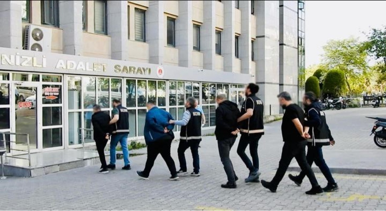Denizlide kredi kartı komisyoncularına operasyon düzenlendi