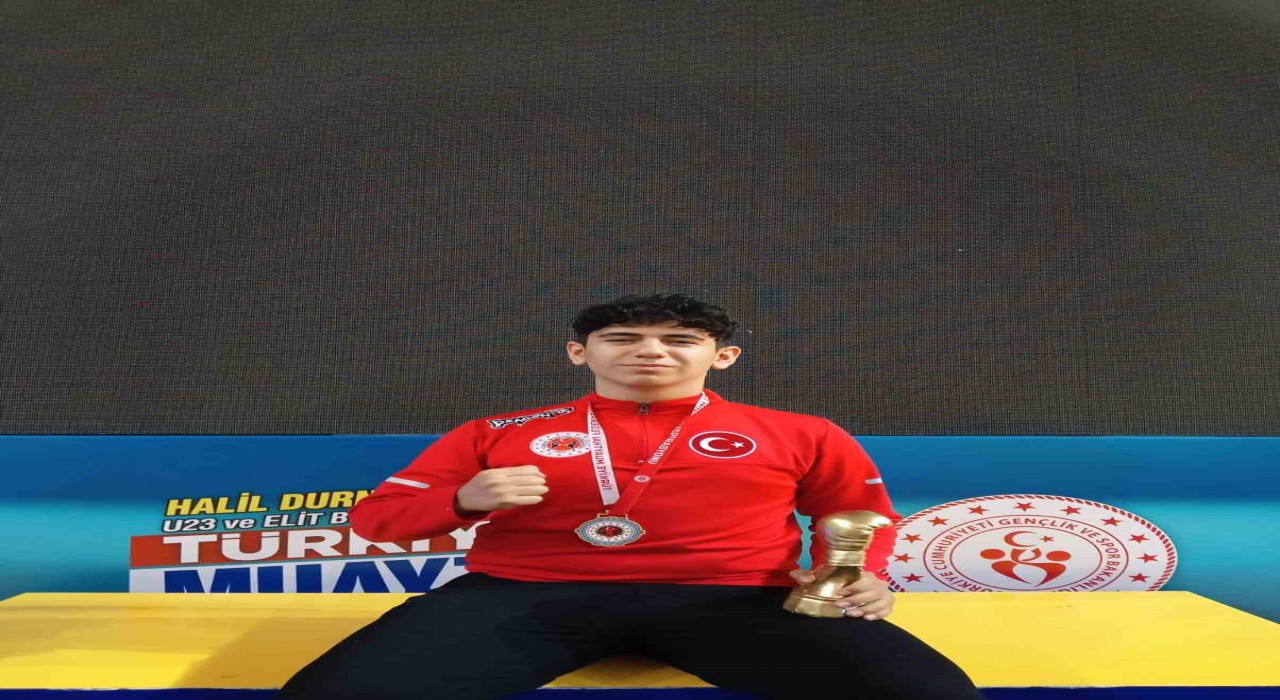 Denizlili sporcu Muay Thaide Türkiye şampiyonu oldu