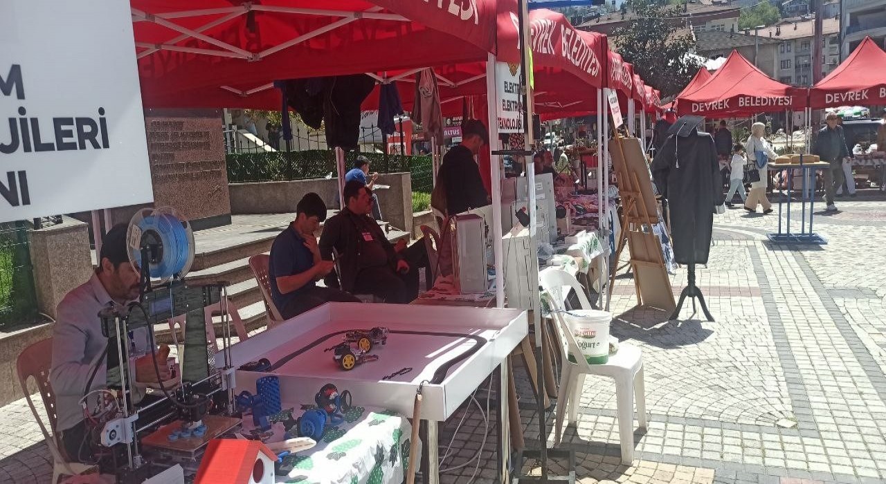 Devrekte lise öğrencilerinden sergi