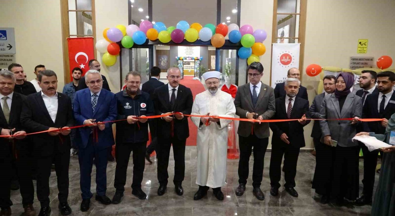 Diyanet İşleri Başkanı Erbaş: Herkes için burası bir irfan merkezi olacak