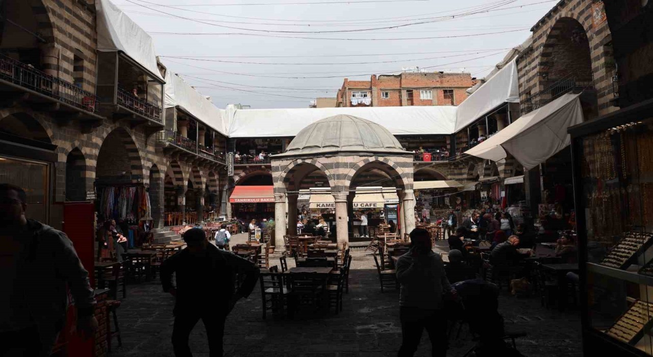 Diyarbakır 9 günlük bayram tatilinde 300 bine yakın ziyaretçi ağırladı