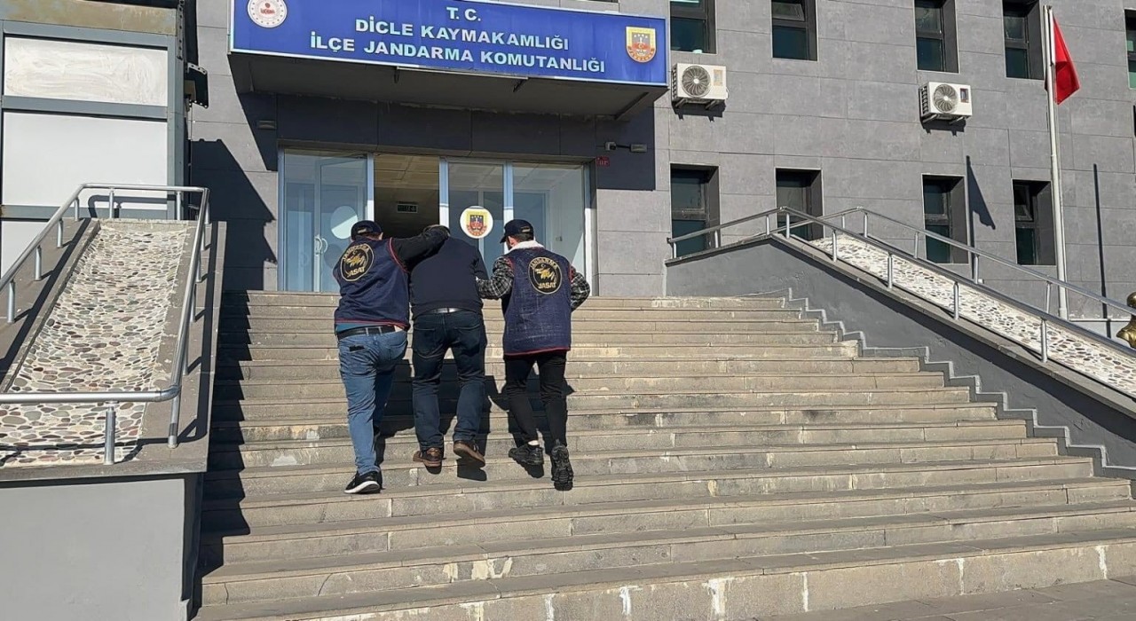 Diyarbakırda haklarında arama kaydı bulunan 3 kişi yakalandı